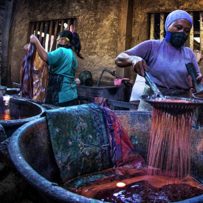 Pengrajin Batik Lasem