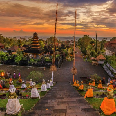 GOLDEN HOUR AT PURA BESAKIH