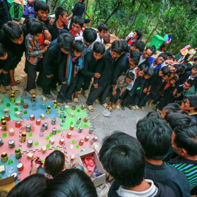 Playing lucky game in Khau Vai Love Market