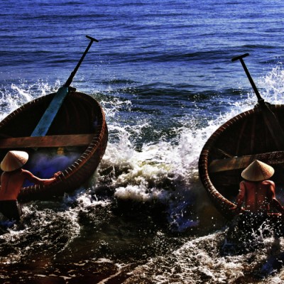 VÆ¯á»¢T SÃ“NG