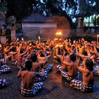 Kecak kecak Cak Cak..