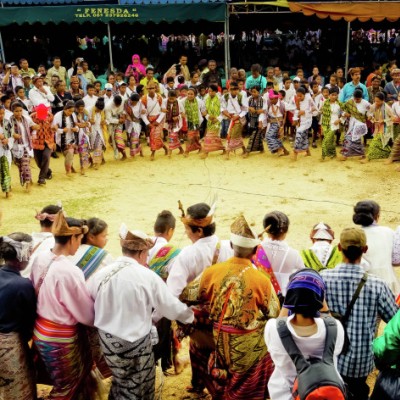 Bonet : Nearly vanished Dawanese dance in Timor