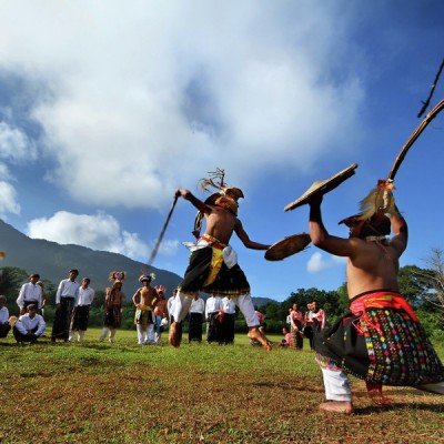 Tarian Caci Sebagai Filosofi