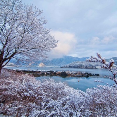 Snowy Kawaguchiko Lake