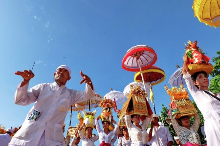 Melasti Ceremonial Dancing