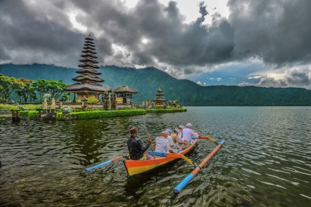 berselimut awan