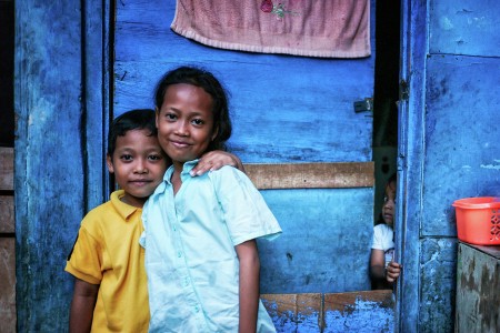 Senyum di hari libur