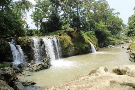 Kali Oya Waterfall