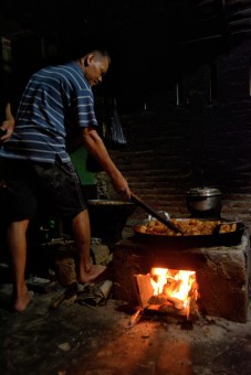 Kompor kayu pak Mahmud