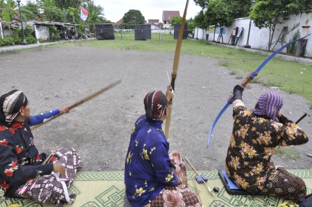 Bersaing