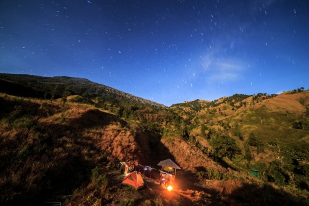rinjani at night
