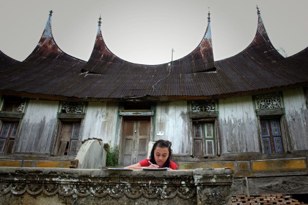Belajar Di Halaman Rumah