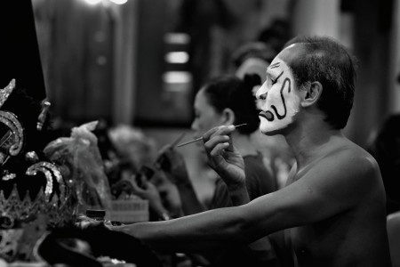 Make Up before perfom