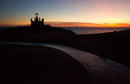Senja Di Batu Layar
