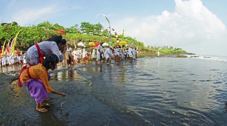 Menyucikan diri