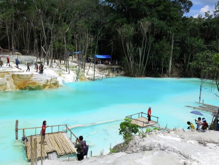 Kawah Biru Tinggi Raja