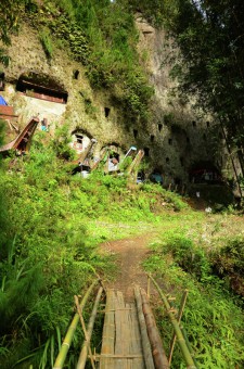 Walk to Stone Graves