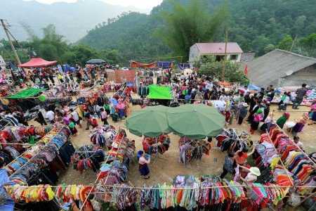 Colour of peoples of Vietnam in Khau Vai Love Market