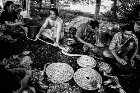 Membuat tradisional sosis (urutan)