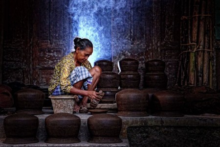 Traditional Clay Maker