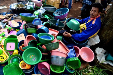 Penjual Alat-alat Dapur