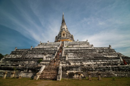 Wat Phu Khao Thong (Golden Mount)