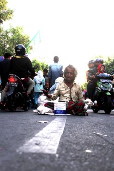 Berharap belas kasihan