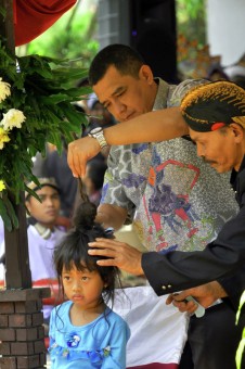 Ritual Cukur Rambut Gimbal