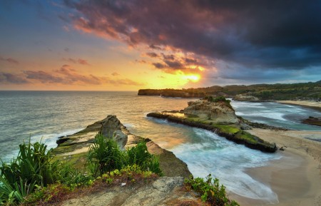 sunset pantai klayar