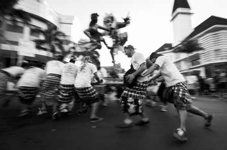 Keceriaan Pawai Ogoh"