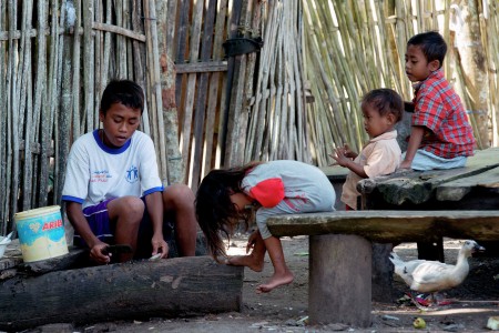 AKTIVITAS ANAK PEGADUNG