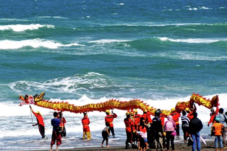 dragon dance performance at Parangtritis