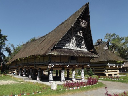 Rumah Bolon