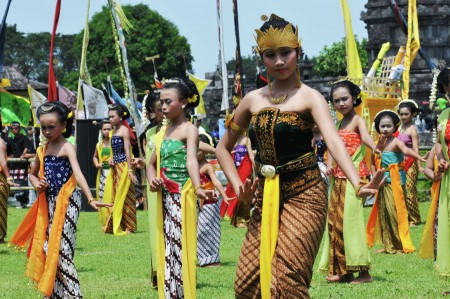 Tari Sesaji Candi