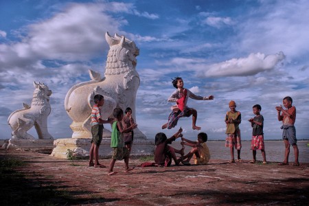 Childern are play  phan khon