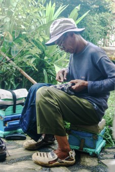 tukang sol sepatu