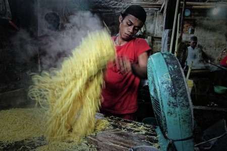 Mendinginkan Mie Glosor