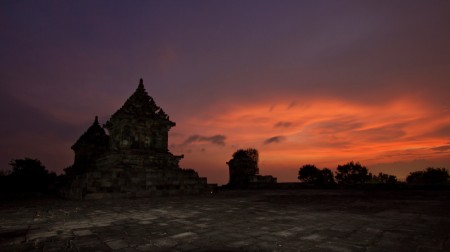 sunset di candi barong