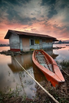 SUNSET BOAT