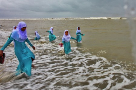happyness is sea visit