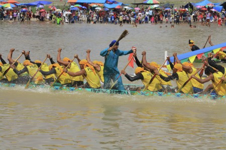 the leader of pacu jalur.