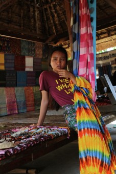 Si Manis dan Kain Lombok