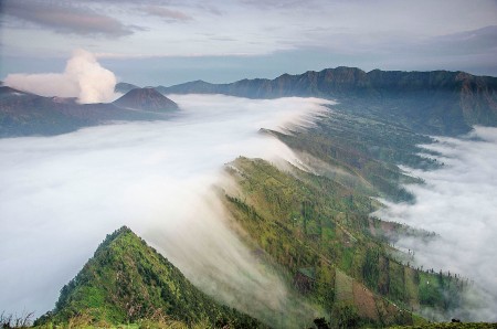 kabut yang tertumpah