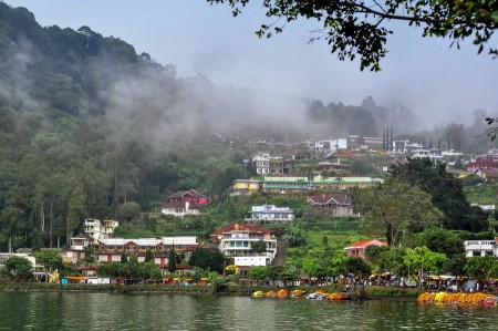 Hotels & Villas at Sarangan Lakeside