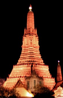 The wat Arun Temple