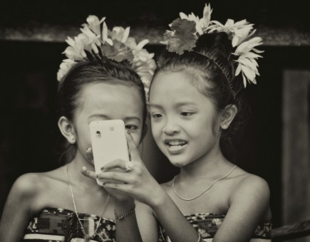 Selfie berbalut tradisi