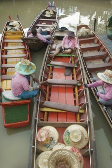 Floating market activity