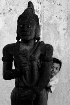 Mengintip