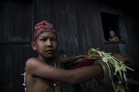 Anak-anak Suku Dayak Barito Timur