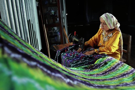 menjahit sasirangan